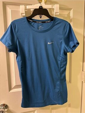 Nike Women's Blue Dri-FIT Short Sleeve Tee